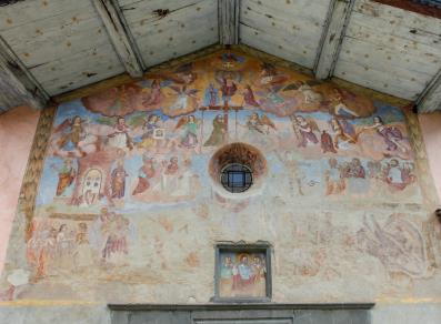 fresques sur la façade - église paroissiale de Perloz