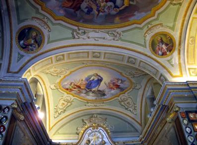 bóveda con frescos