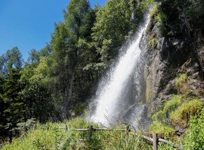 Arlaz waterfall