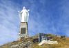 Die Madonna-Statue auf dem Gipfel