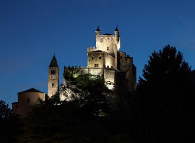 Castello di Saint-Pierre in notturna