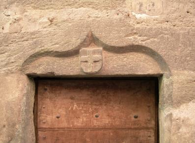 Puerta con escudo de Saboya - Borgo di Nus