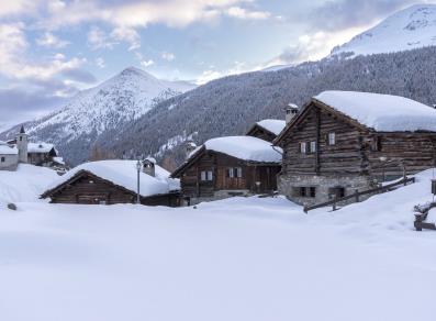 Rascard in the hamlet of Nex in winter