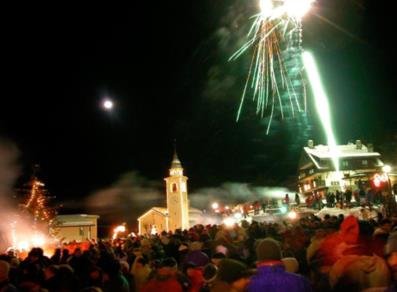 Fiesta de fin de año en la plaza