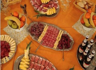  Platter of cold cuts and cheeses from the region