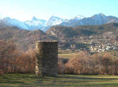 Turm und Panorama von Challand-Saint-Victor