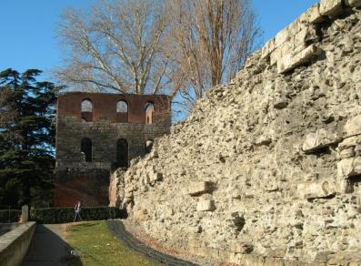 Tour Pailleron and the roman city walls