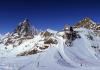 Panoramablick auf Matterhorn und Skipisten