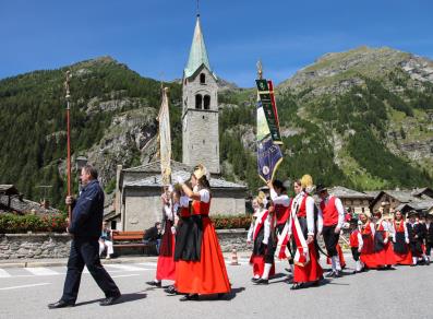 Processione in costume