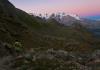 Escursionista al tramonto e il Monte Rosa
