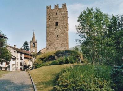 Der Turm und der Kirchturm